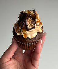 Load image into Gallery viewer, March Cupcake Flavor - Snickers
